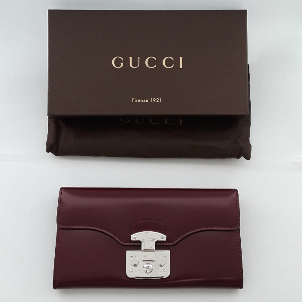 NIB 100% Authentic GUCCI wallet for women. 331740